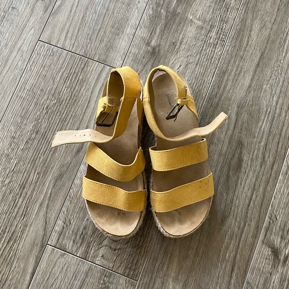 Yellow Platform Sandals - Picture 6 of 6
